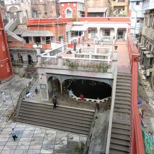 モスク内の広場