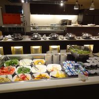 朝食は和洋バイキング