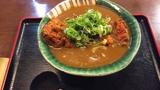 結構ピリ辛のカレーうどんが美味!