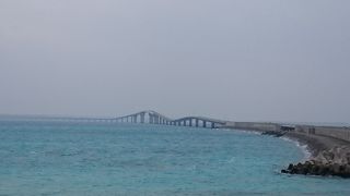 ダイナミックな風景を持つ大橋