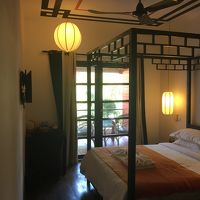 客室です。広くは無いですが、ベッドはポスト付き。