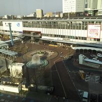 ホテルの客室から見たJR岡山駅
