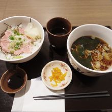 ねぎとろ丼と小かけそば