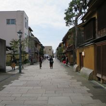 犀川側からの「にし茶屋街」