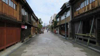金沢の情緒が色濃く残る「にし茶屋街」