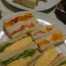 具がたっぷりのサンドウィッチです