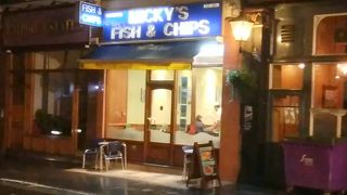 ロンドンの定番グルメ ★ Micky's Fish and Chips