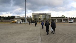 エプロンを歩いて・・・