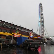 ピアの先にある観覧車乗り場