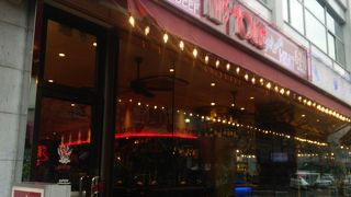 アメリカンスタイルのレストラン