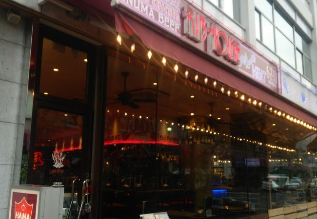 アメリカンスタイルのレストラン