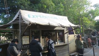 ワゴンひとつにも凝ったストーリー