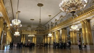 月１回入場無料の日は激混み。