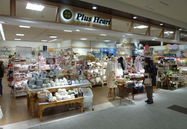 女性向けのデザインが中心。