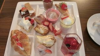 いちごのスイーツブッフェ