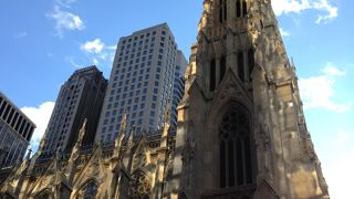 横の入り口は空いていました