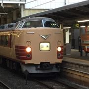 臨時の団体列車「シーハイル」号のリバイバル運転の始発駅となりました。