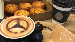 ベンツを見ながらオシャレカフェで最高☆