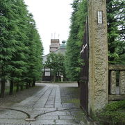 京急本線しんばんば駅付近の寺町の一画