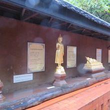 境内にありました