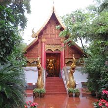 境内にあるお堂