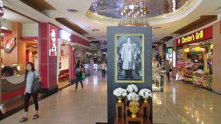 王様の写真が飾られていました