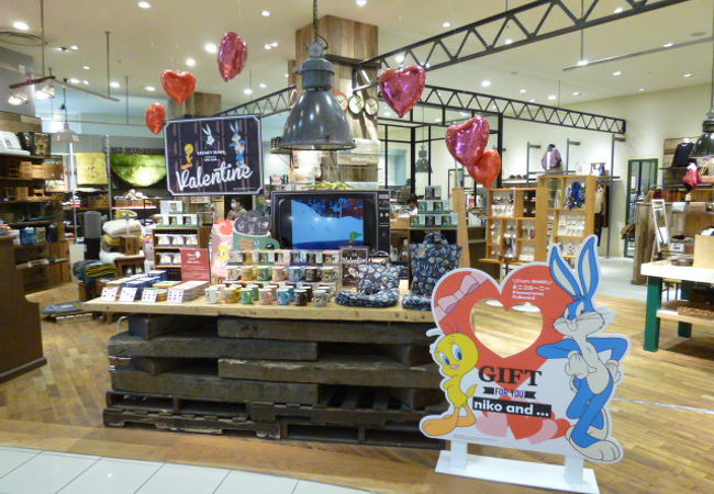 バレンタインデイ向けのコーナーが出来ていました。