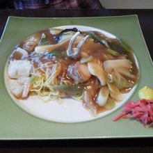 小樽のB級グルメ「あんかけ焼きそば」です．