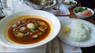 コンサートホールに併設，でも時間に注意