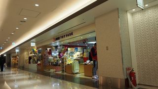 キャラクターグッズやおもちゃがいろいろ