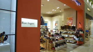 レディース向けシューズとバッグの専門店。