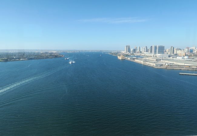 コロナド島への架け橋。美しい橋です。