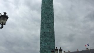 ナポレオンの出世を表した塔で有名
