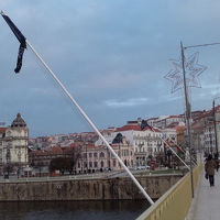 ホテル外観：左の建物