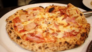 石窯のあるイタリアン。ピザ以外のメニューも充実！