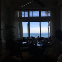 おしゃれは窓からみえる海