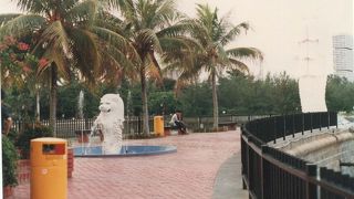 マーライオンは、誰もが知るシンガポールのシンボルです。