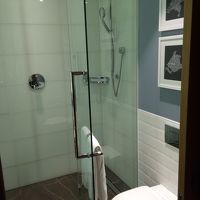 時折、排水溝から臭いが上がってきてました。。。