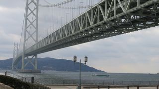 ずっしりとした橋脚