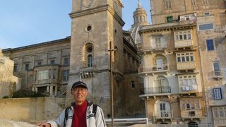 有名ではないが、目を引く教会