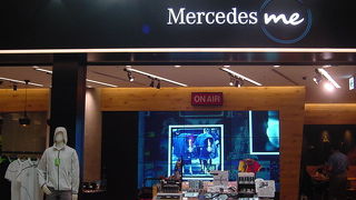 ベンツのＰＲスペースです