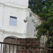 セントポール教会の前にはザビエルの像があった