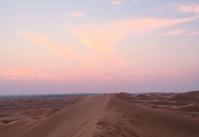 砂漠の夕暮れ