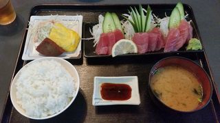 国道沿いの店舗です。