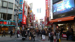 渋谷らしい雑踏に身を任せるならこちら。