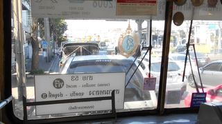 ファランポーン駅からカオサンまで53番バスで行きました