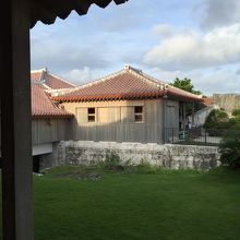 こじんまりした建物