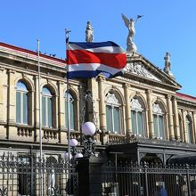 サンホセのシンボルコスタリカ国立劇場