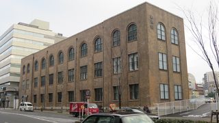 閉館してますが