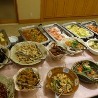 とにかく種類の多い朝食